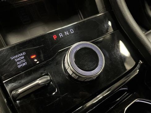 Used 2023 Jeep Grand Cherokee Limited w/ Luxury Tech Group II image 21