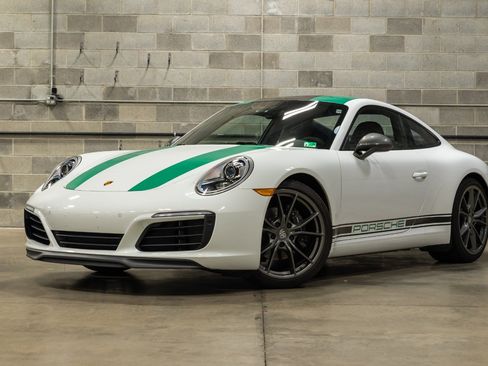 Used 2019 Porsche 911 Carrera T RWD image 3