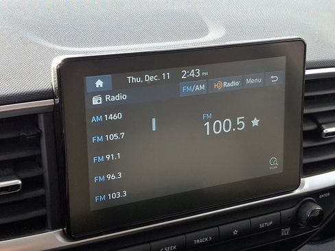 Used 2020 Hyundai Venue SE image 16