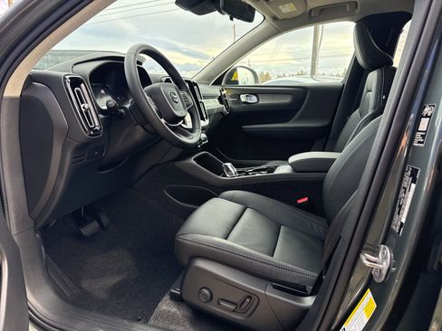 New 2026 Volvo XC40 B5 Plus w/ Protection Package Premier image 6