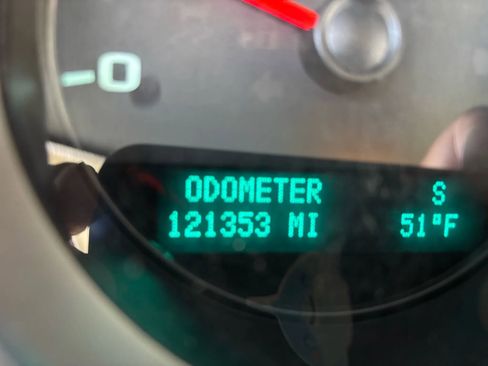 Used 2014 GMC Sierra 2500 SLE w/ SLE Preferred Package image 2