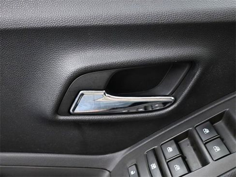 Used 2015 Chevrolet Trax LS w/ LPO, Cargo Package image 28
