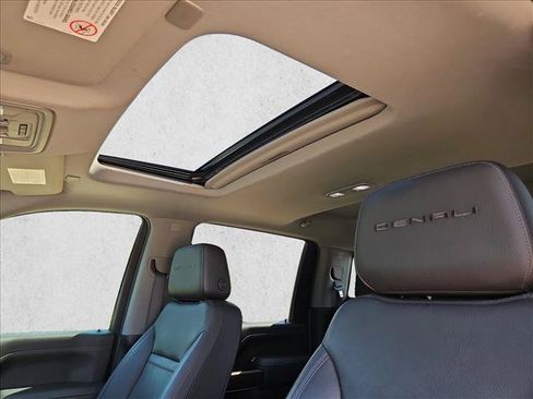 Used 2020 GMC Sierra 2500 Denali w/ Denali Ultimate Package AWD/4WD image 16
