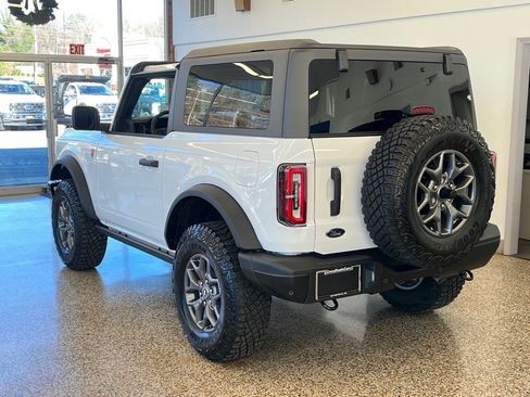 New 2025 Ford Bronco Badlands image 4