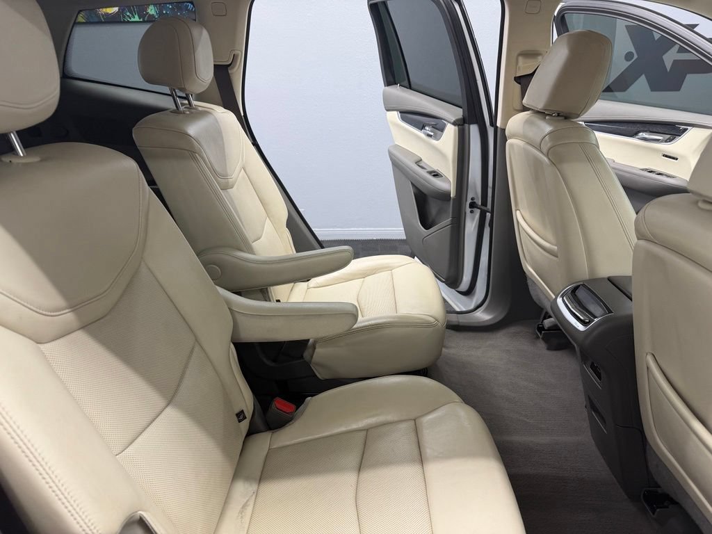 Used 2020 Cadillac XT6 Premium Luxury FWD image 44