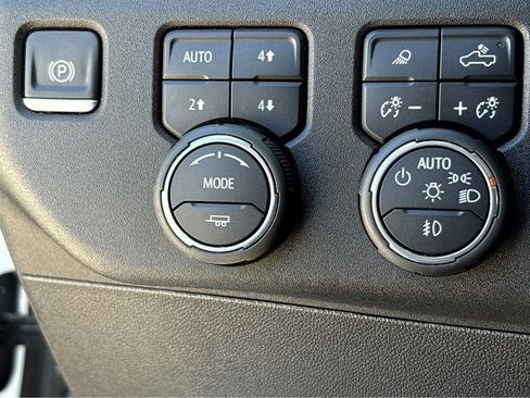 Used 2024 Chevrolet Silverado 2500 LT w/ All Star Edition AWD/4WD image 11