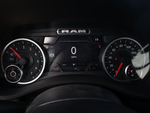 New 2026 RAM 1500 4x4 Crew Cab image 4