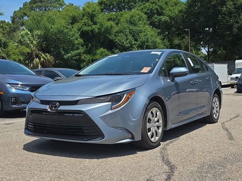 Used 2024 Toyota Corolla LE FWD image 2
