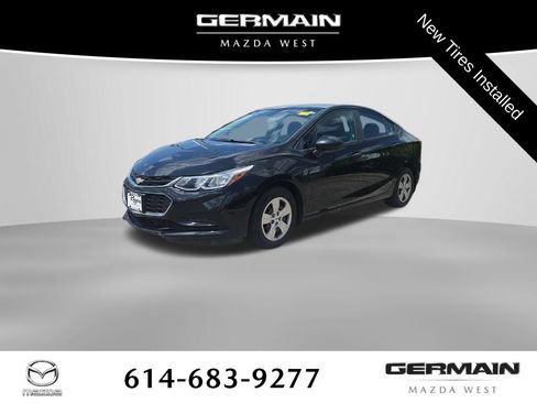 Used 2018 Chevrolet Cruze LS FWD image 1