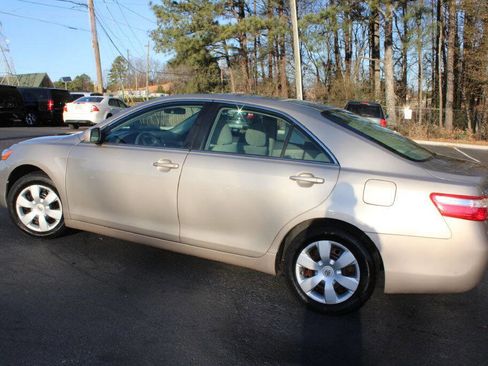 Used 2009 Toyota Camry LE w/ Fleet Convenience Pkg image 7