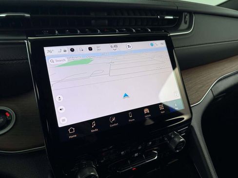 New 2025 Jeep Grand Cherokee L Summit w/ Luxury Tech Group V image 34