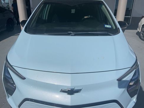 Used 2022 Chevrolet Bolt LT image 2