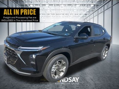 New 2026 Chevrolet Trax LT w/ Sunroof Package FWD image 1