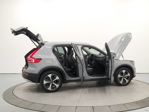 Used 2024 Volvo XC40 B5 Plus AWD/4WD image 15