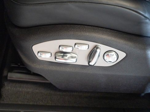 Certified 2026 Porsche Macan AWD/4WD image 14