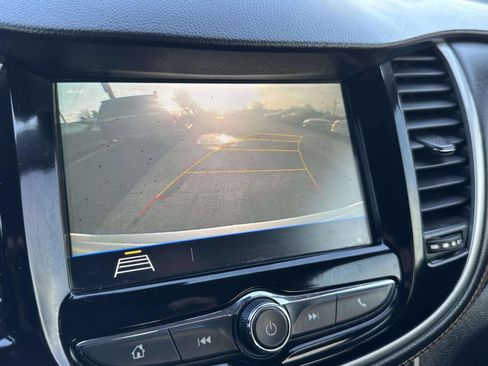 Used 2019 Chevrolet Trax LT w/ LT Convenience Package image 32