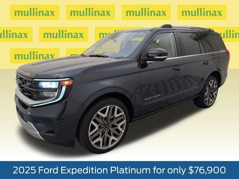 Used 2025 Ford Expedition Platinum w/ Platinum Ultimate Package AWD/4WD image 13