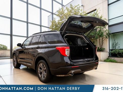 Used 2023 Ford Explorer XLT w/ Equipment Group 202A AWD/4WD image 31