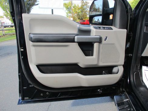 Used 2017 Ford F150 XLT w/ Equipment Group 302A Luxury image 36