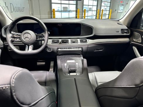 New 2026 Mercedes-Benz GLS 450 4MATIC image 6