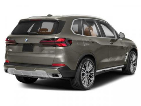 Used 2024 BMW X5 xDrive40i w/ Executive Package image 2