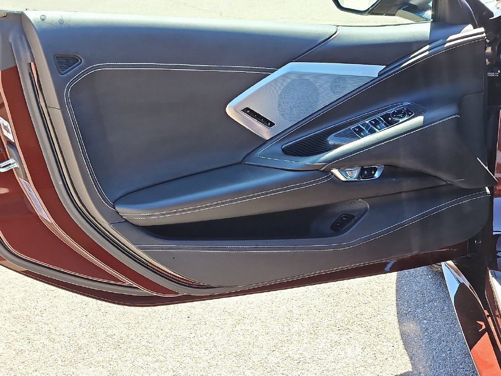 Used 2022 Chevrolet Corvette Stingray Premium Conv w/ Z51 Performance Package RWD image 12