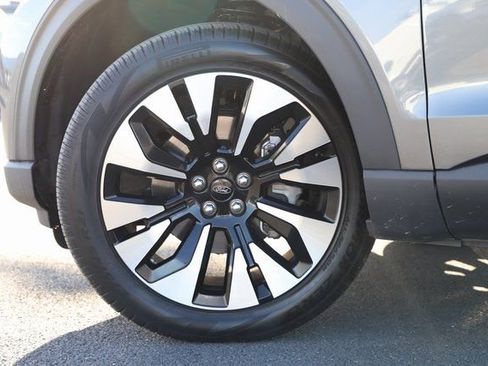 Used 2025 Ford Explorer Platinum w/ LUX Leather Package image 2