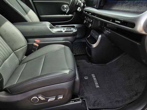 New 2026 Hyundai Ioniq 9 Calligraphy image 8