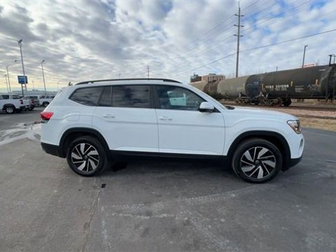 Used 2025 Volkswagen Atlas SE image 9