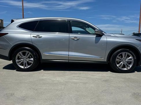 Used 2023 Acura MDX SH-AWD image 2