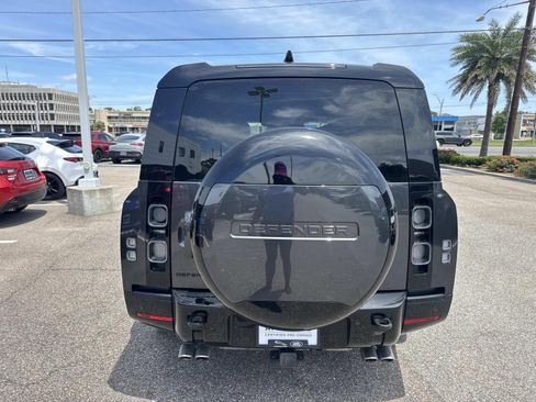 New 2025 Land Rover Defender 130 V8 AWD/4WD image 7