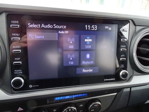 Used 2022 Toyota Tacoma TRD Off-Road image 16