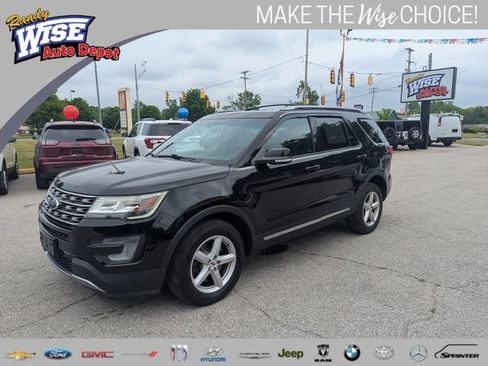 Used 2017 Ford Explorer XLT w/ Equipment Group 202A AWD/4WD image 7