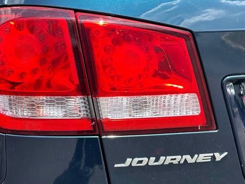 Used 2014 Dodge Journey SXT w/ Flexible Seating Group FWD image 10