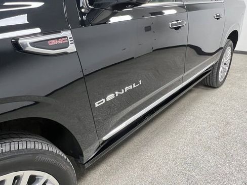 Used 2025 GMC Yukon XL Denali image 12