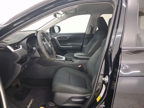 Used 2020 Toyota RAV4 LE image 5
