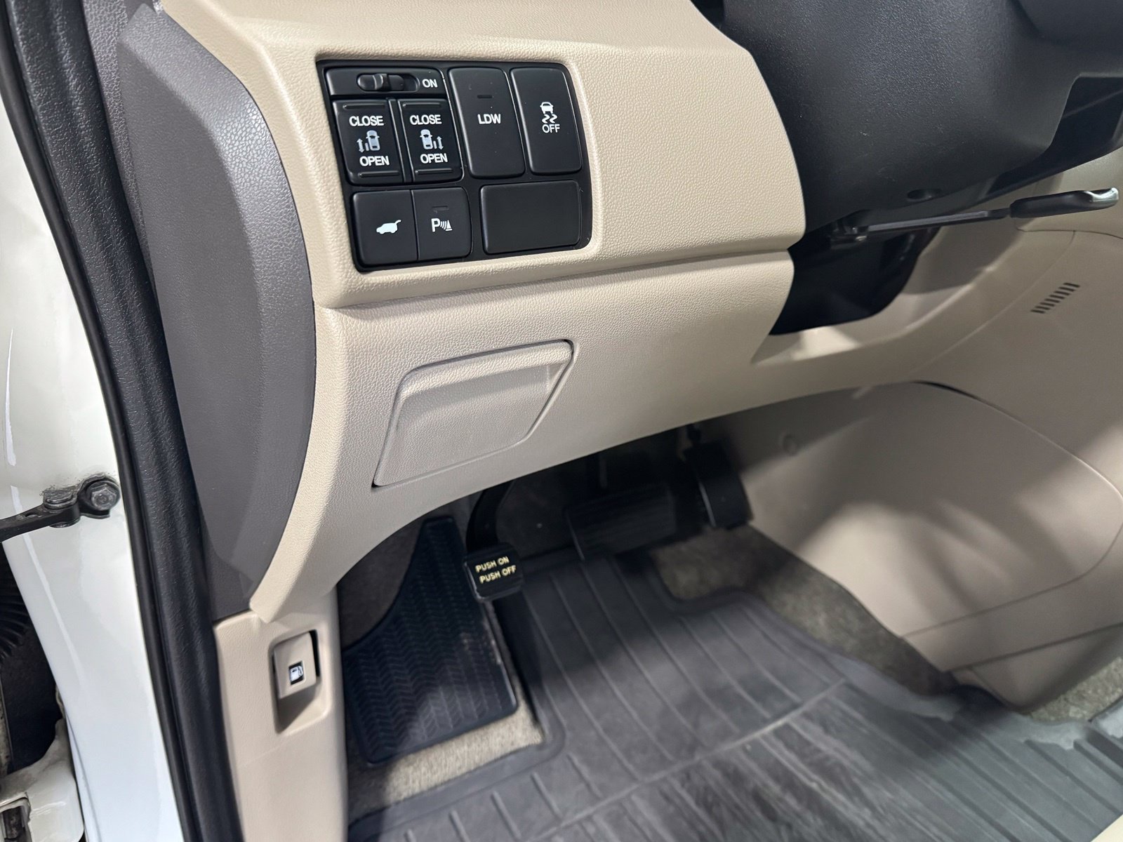 Used 2014 Honda Odyssey Touring image 18