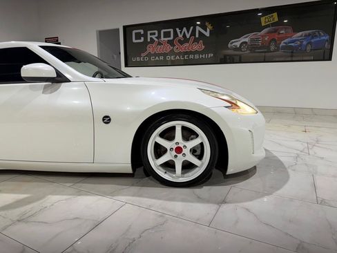 Used 2017 Nissan 370Z Coupe RWD image 6