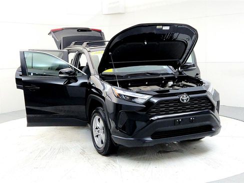 Used 2023 Toyota RAV4 XLE w/ Convenience Package image 9