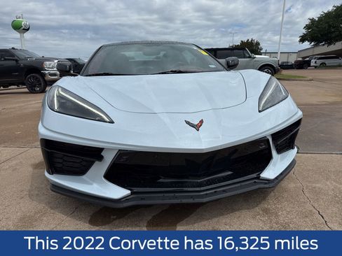 Used 2022 Chevrolet Corvette Stingray Premium Conv w/ Z51 Performance Package RWD image 2