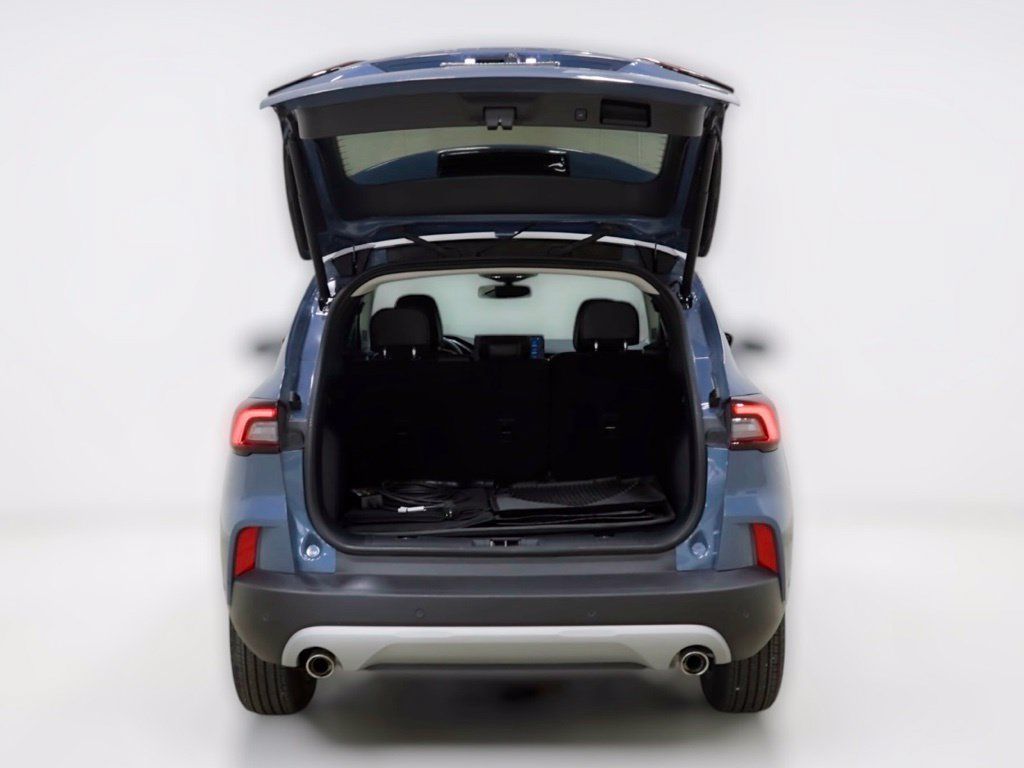 Used 2023 Ford Escape SE w/ PHEV Premium Package FWD image 12