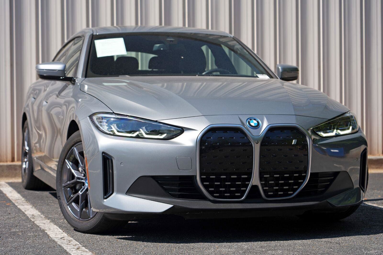 Used 2023 BMW i4 eDrive40 w/ Premium Package RWD image 3