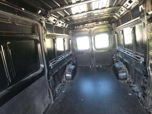 Used 2023 RAM ProMaster 2500 FWD image 9