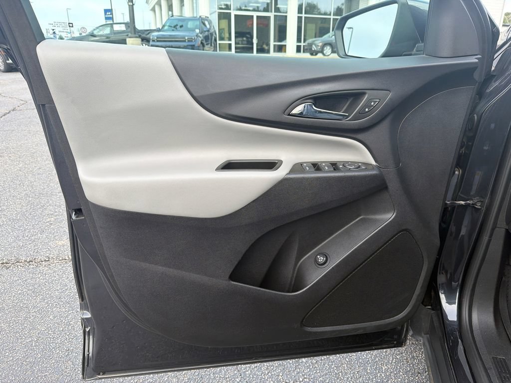 Used 2022 Chevrolet Equinox LT FWD image 10