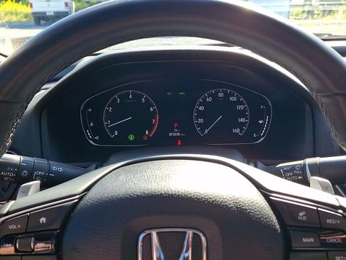 Used 2018 Honda Accord Touring image 21