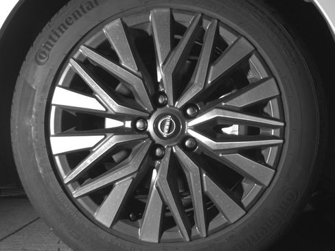 Used 2025 Nissan Altima 2.5 SV FWD image 13