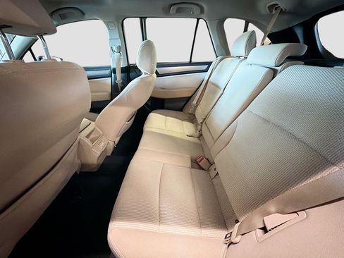 Used 2018 Subaru Outback 2.5i Premium AWD/4WD image 27