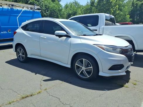 Used 2019 Honda HR-V Touring image 1