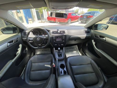 Used 2018 Volkswagen Jetta Wolfsburg Edition FWD image 12