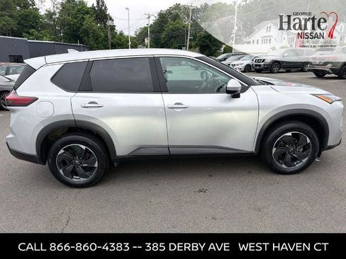 Certified 2025 Nissan Rogue SV AWD/4WD image 9